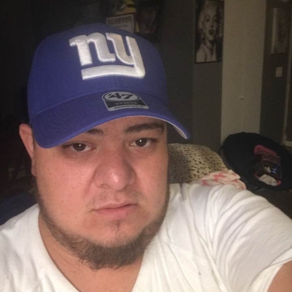 Profile Picture of Ariel Rubio (@arielrubio28) on Poshmark