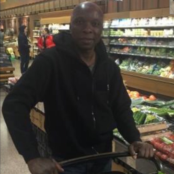 Profile Picture of Michael Barrett (@micharrett) on Poshmark