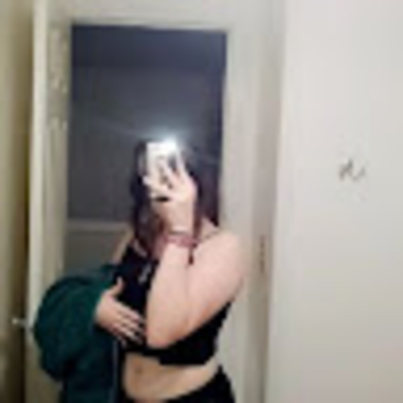 Profile Picture of Abby Hirschkorn (@a_hirschkorn) on Poshmark