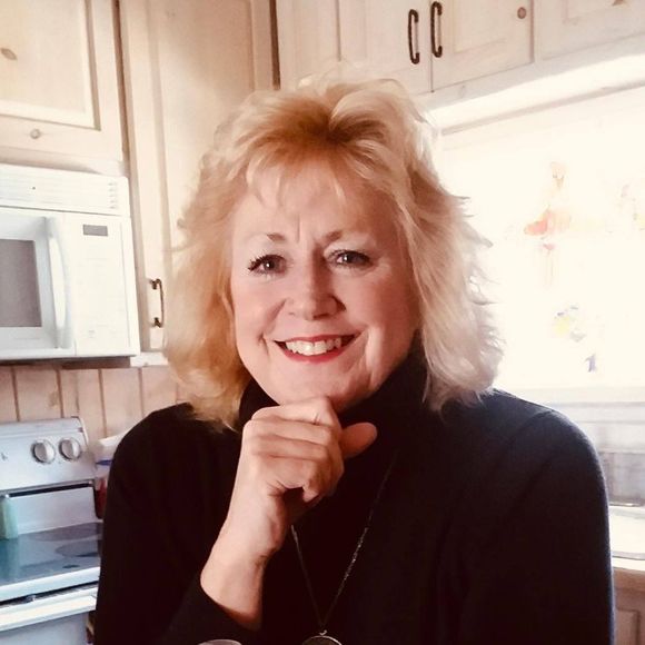 Profile Picture of Marty Wiebke (@martyvangen) on Poshmark