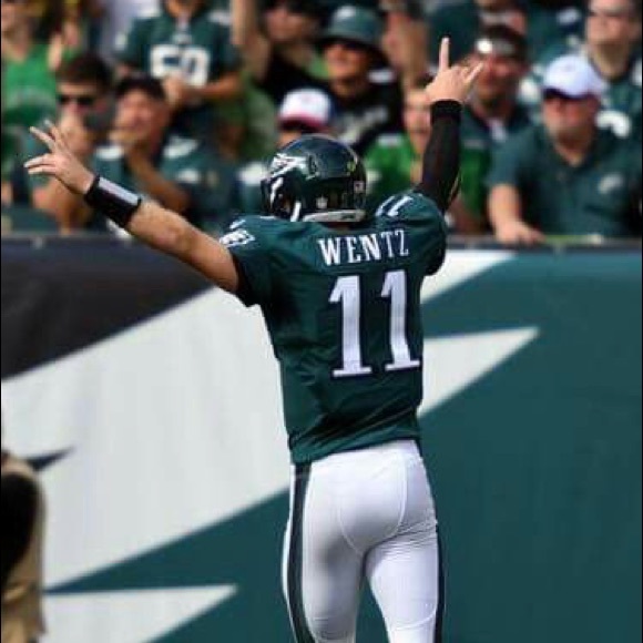 Profile Picture of Anna Renauro (@annareno111) on Poshmark