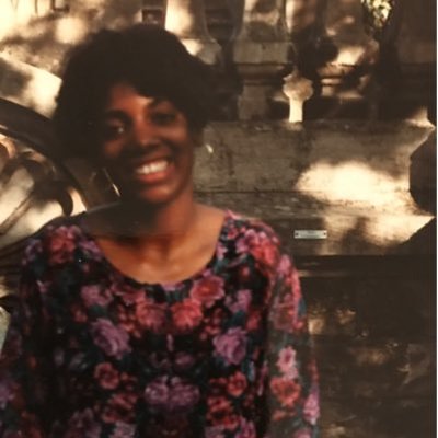 Profile Picture of Yes Lisa R.Thedford (@ThedfordR) on Twitter