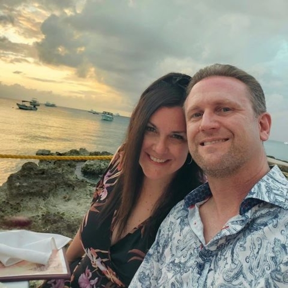 Profile Picture of Rose Snowdon (@rosesnowdon) on Poshmark