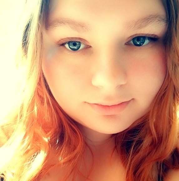 Profile Picture of Breanna Bogden (@froggygirl570) on Poshmark