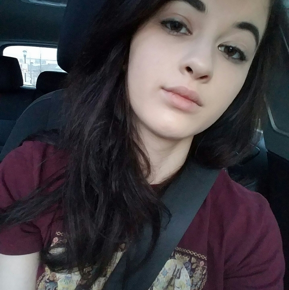 Profile Picture of Jennifer Bash (@jennbash) on Poshmark