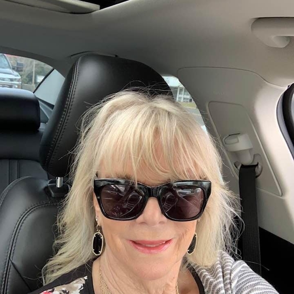 Profile Picture of Cheryl Spaugh (@cherylspaugh) on Poshmark