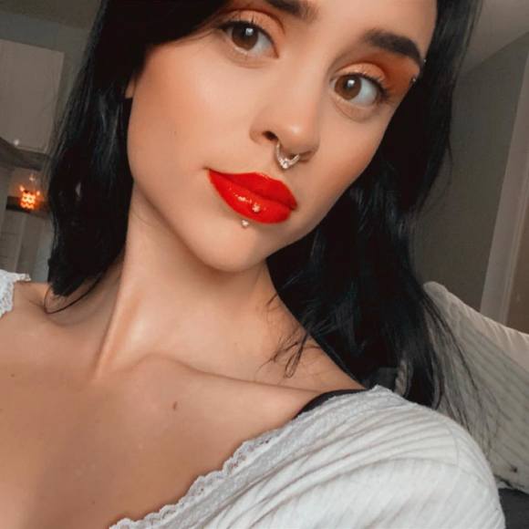 Jacklyn Denter - Poshmark Profile Picture of Jacklyn Denter (@jacklyndenter) on Poshmark