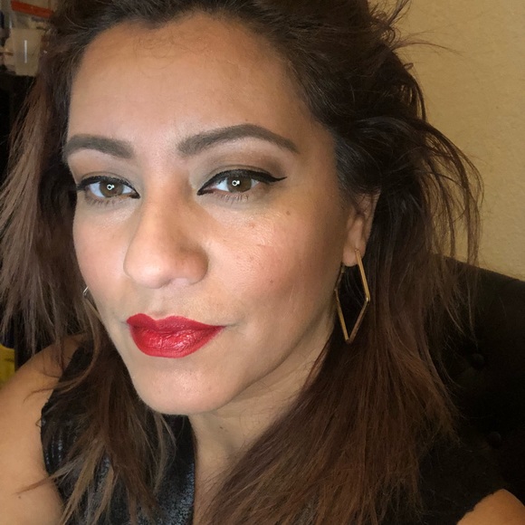 Profile Picture of Ana Gudino (@chapis5519) on Poshmark