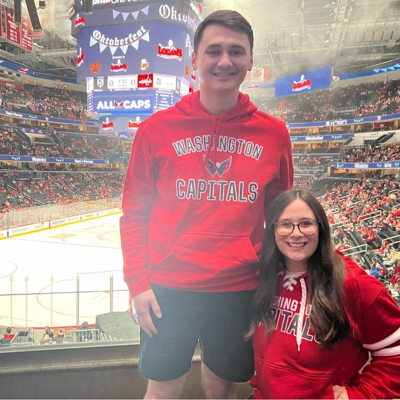 Profile Picture of Tommy Wozny (@tommywozny) on Poshmark