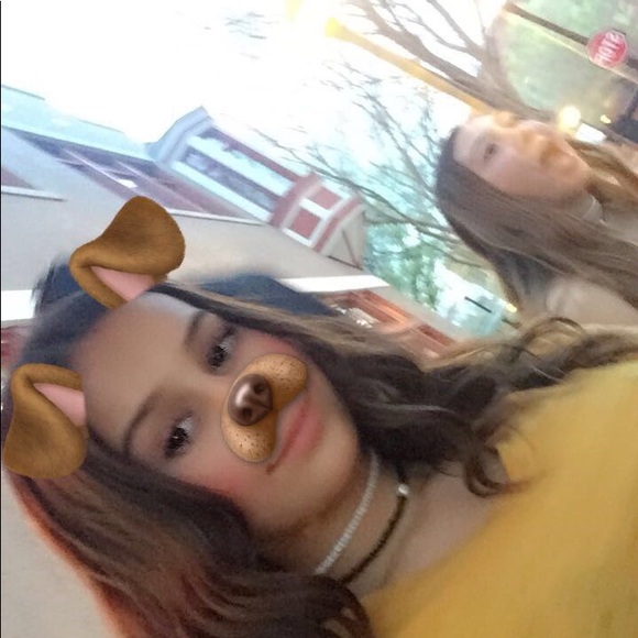 Profile Picture of Michaela Guymon (@michaelaguymon) on Poshmark