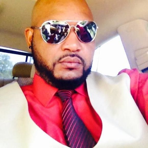 Profile Picture of Jeremy Bates (@jeremybates83) on Poshmark