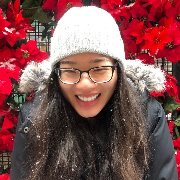 Profile Picture of Jasmine Li (@jasmineli1027) on Poshmark