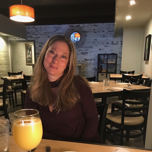 Profile Picture of Lori Stutts (@gabrange4) on Poshmark