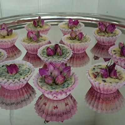 Profile Picture of Sibylle A.-Guthoff (@Stoffromantik) on Twitter