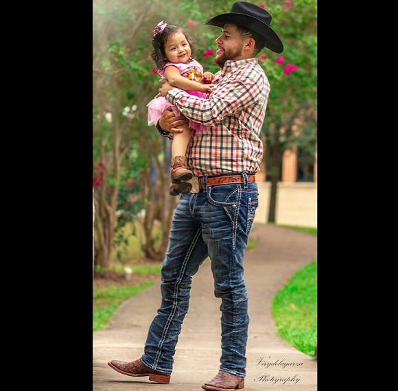 Cesar Patino - Poshmark Profile Picture of Cesar Patino (@monarcas_55) on Poshmark