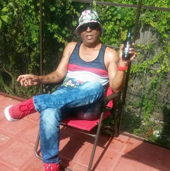 Profile Picture of Edy Guillama (@edyguillama) on Poshmark