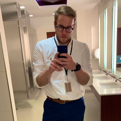 Profile Picture of Alex (@alexneil) on Twitter