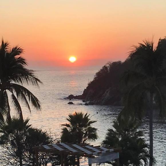 Profile Picture of Debora Bewick (@dbewick67) on Poshmark