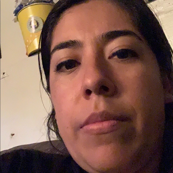 Profile Picture of Gabriela Gamboa (@gabrielagamboa) on Poshmark
