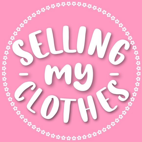 Profile Picture of Elizabeth Kugler (@lizzzysells) on Poshmark