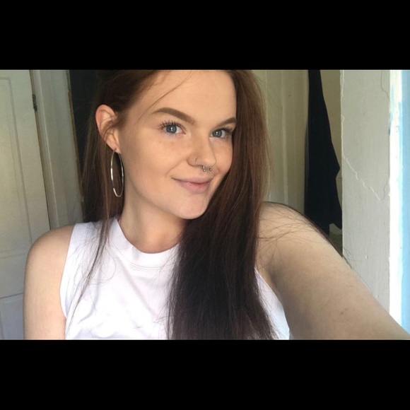 Cassie Olick - Poshmark Profile Picture of Cassie Olick (@cassieolick) on Poshmark