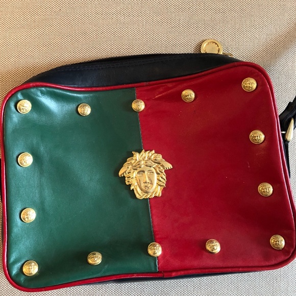 Lois Heesters - Poshmark Profile Picture of Lois Heesters (@lheesters) on Poshmark