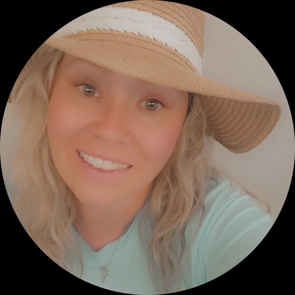 Jadelle Wagner - Poshmark Profile Picture of Jadelle Wagner (@jadellewagner) on Poshmark