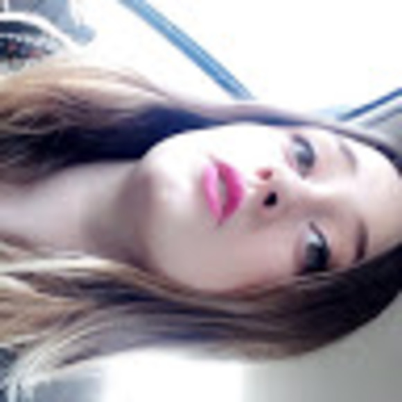 Profile Picture of Damiann Morgan (@flowerchild2295) on Poshmark