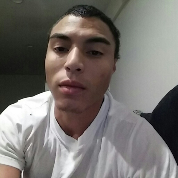 Profile Picture of Adam Pauley (@aj19941031) on Poshmark