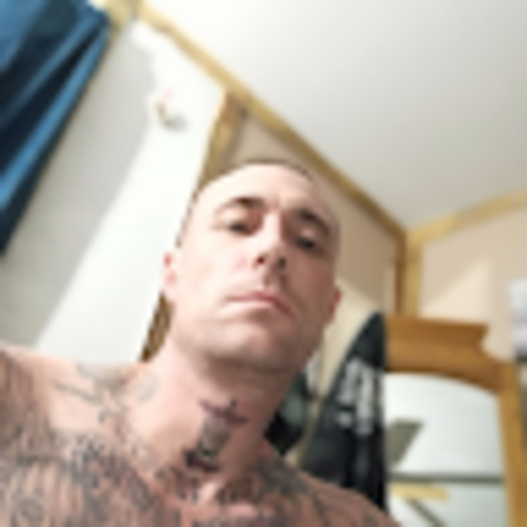 Profile Picture of Dennis Luparia (@buglife0211) on Poshmark