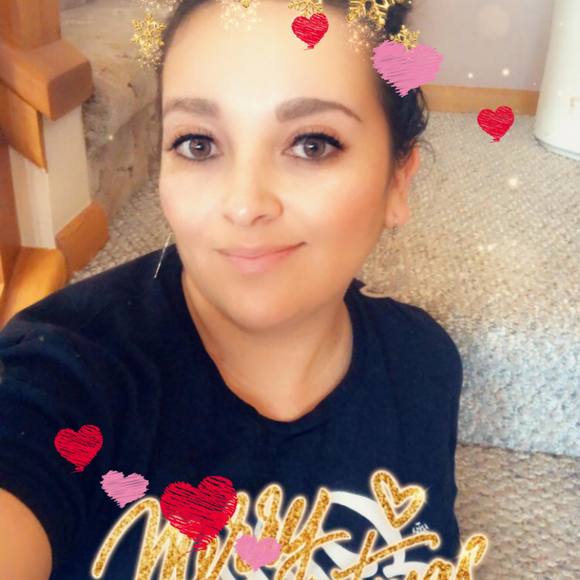 Profile Picture of Shanley Lujan (@slujan86) on Poshmark