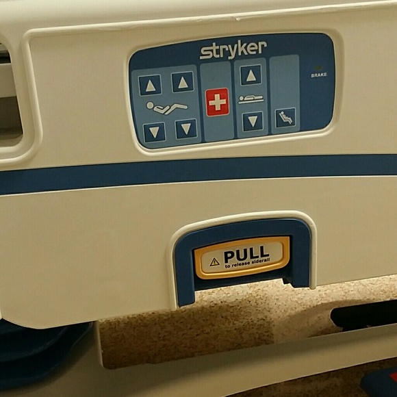 Profile Picture of Melissa Lye (@melissalye) on Poshmark