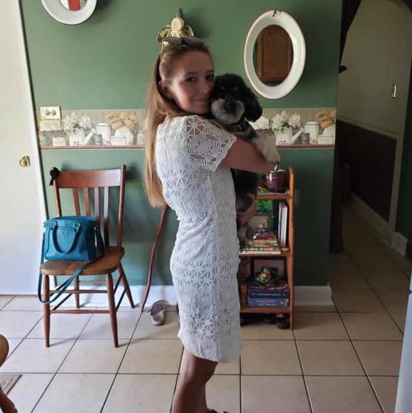 Profile Picture of Emerald Argyle (@emeraldargyle) on Poshmark