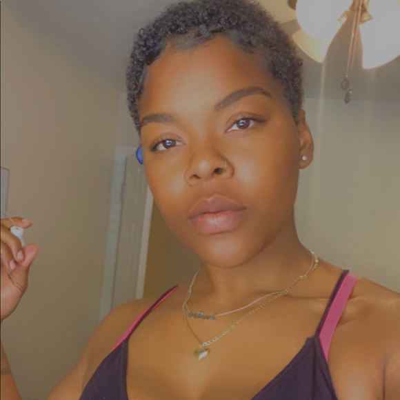 Profile Picture of Bobbie Webb (@webbblw07) on Poshmark