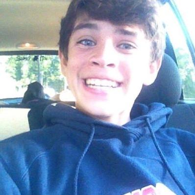 Profile Picture of HAYES ILY (@itsAdriana_like) on Twitter