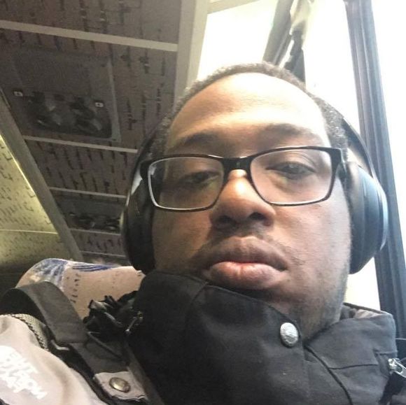 Profile Picture of John Yates (@johnyates358) on Poshmark