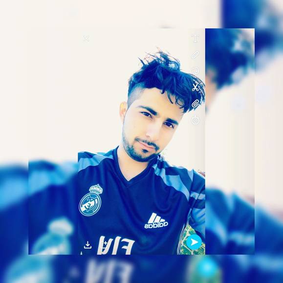 Profile Picture of Alexander Linares (@futehel) on Poshmark