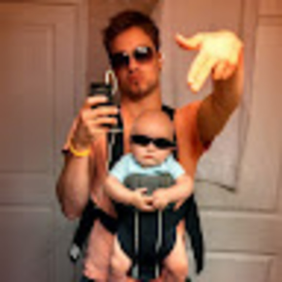 Donald Thompson - Poshmark Profile Picture of Donald Thompson (@henry7bex) on Poshmark