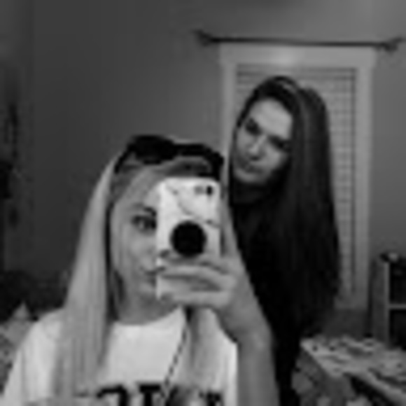 Profile Picture of Lena Munnerlyn (@lenadrew03) on Poshmark