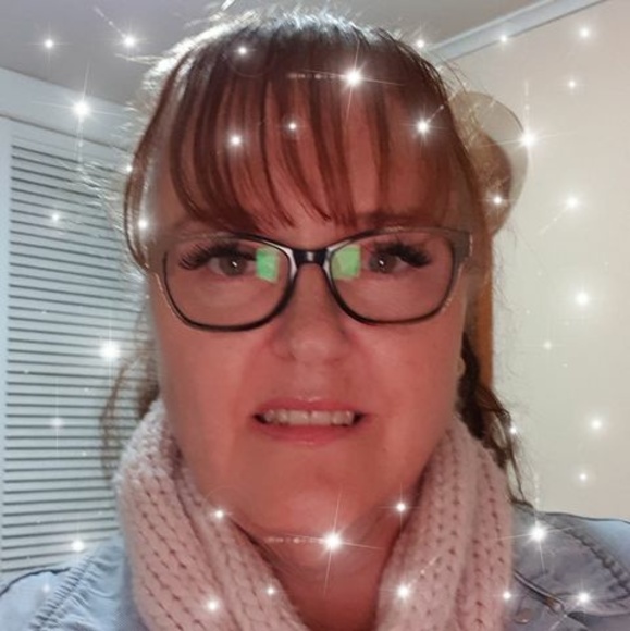 Profile Picture of Tracey Applegarth (@t_applegarth) on Poshmark