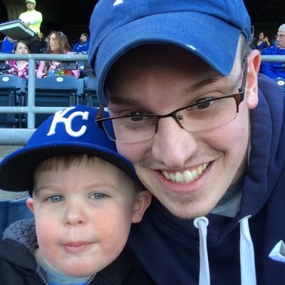 Profile Picture of Dustin Leonard (@Daubber9) on Twitter