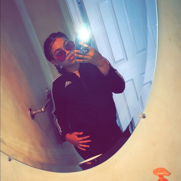 Profile Picture of Alexis Donato (@alexisdonato2) on Poshmark