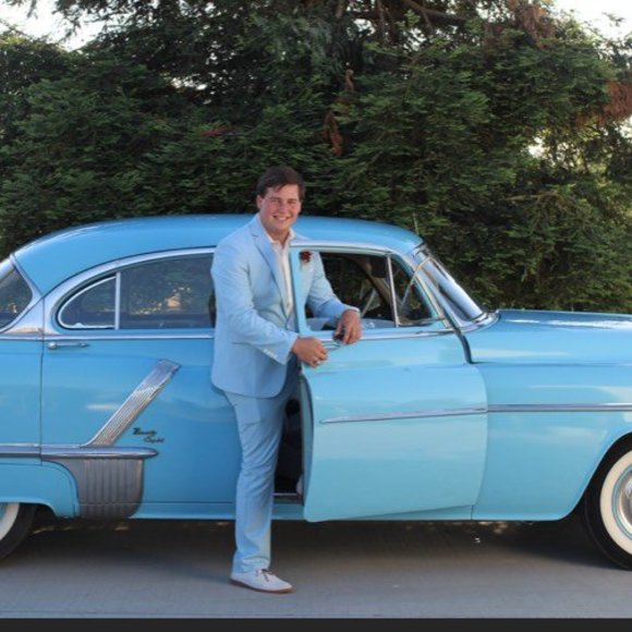 Profile Picture of Dathan Riezebos (@dathanriezebos) on Poshmark