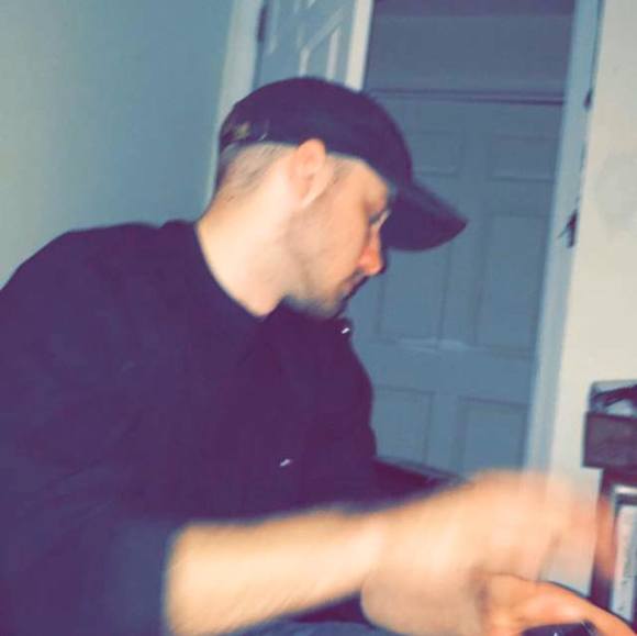 Profile Picture of Zach Thurber (@zthurber) on Poshmark