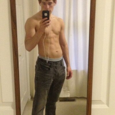 Profile Picture of Chris Derose (@cdero901) on Twitter