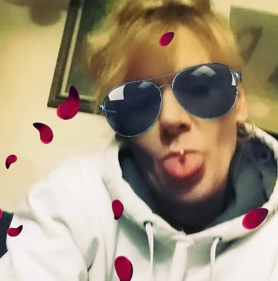 Bonnie Rudgers - Poshmark Profile Picture of Bonnie Rudgers (@bonrudgers) on Poshmark