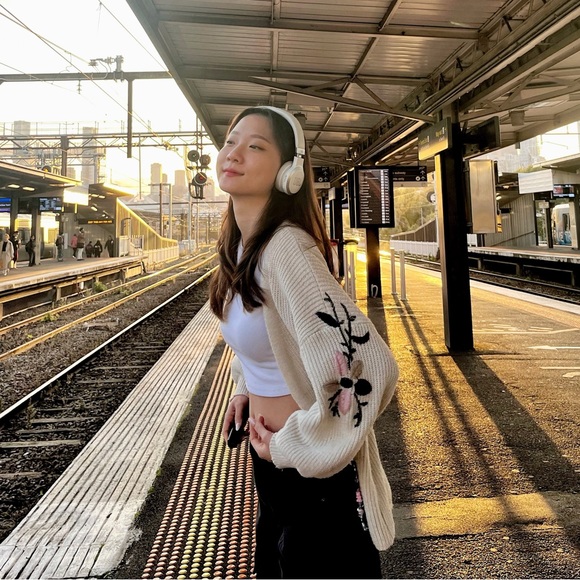 Profile Picture of Ziii Chiam (@ziiichiam) on Poshmark
