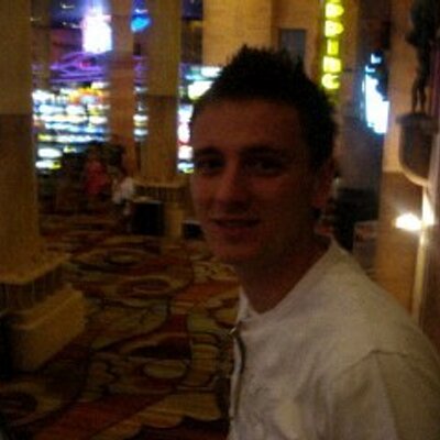 Profile Picture of Simon Briggs (@briggsyko1985) on Twitter