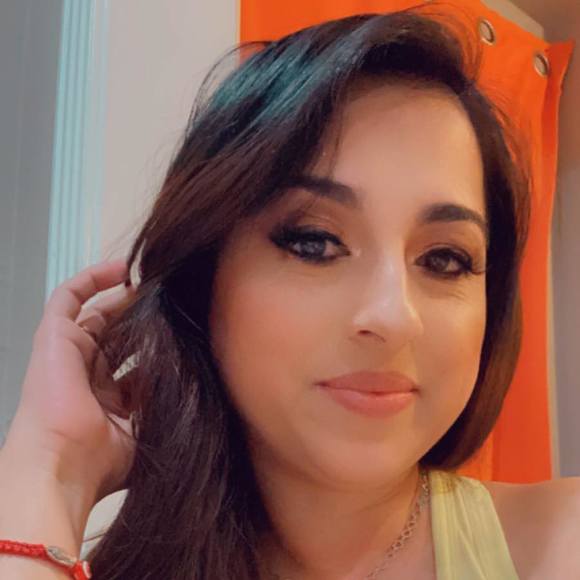 Profile Picture of Mely Maldonado (@melymaldonad330) on Poshmark