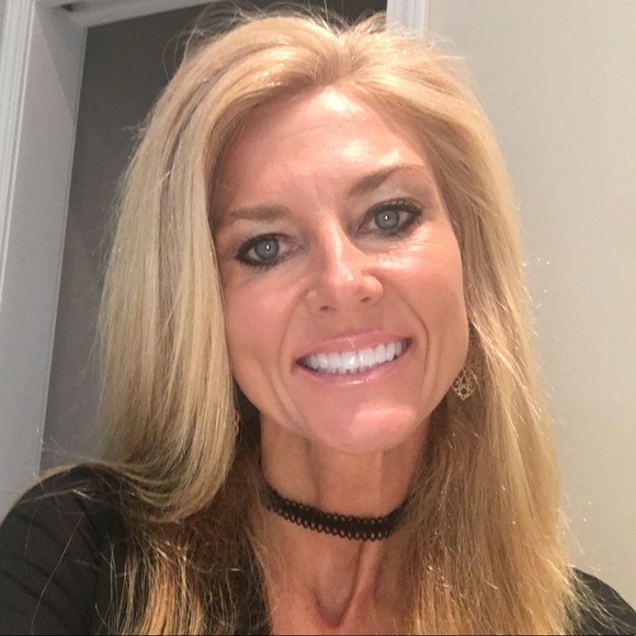 Profile Picture of Angie Florkowski (@angieflow4) on Poshmark